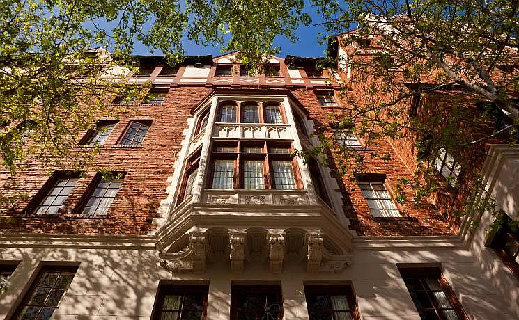 Tudor Hall Apartments — Photo 8