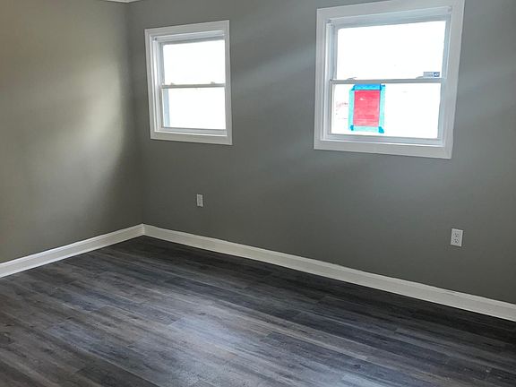 3rd image of 611 N Jefferson Ave Unit 611