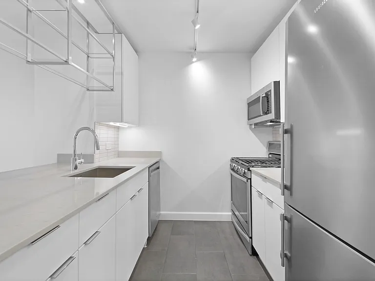 77 W 24th St #4L — Photo 3