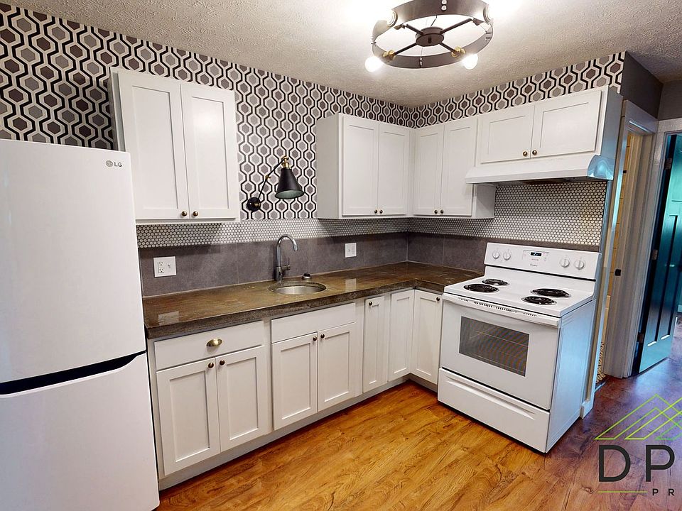 1st image of 326 E Hillsdale St #1