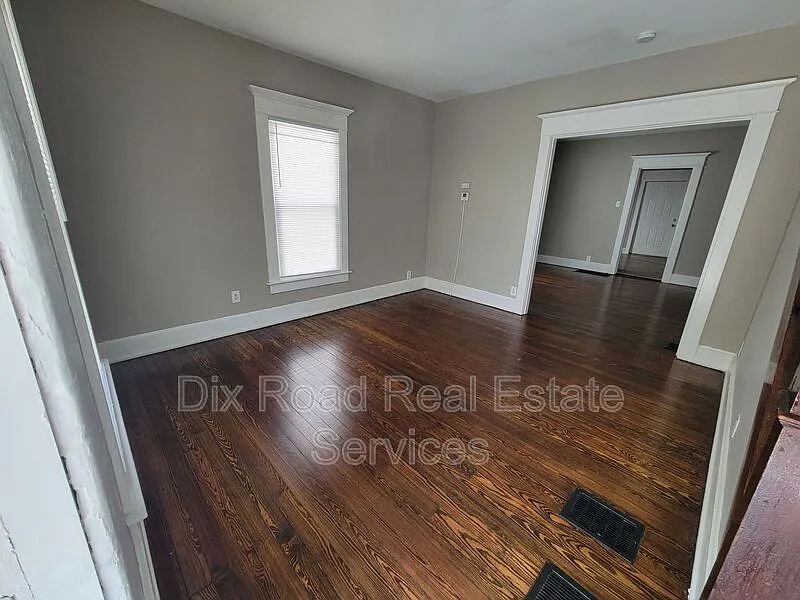 2 bed, 1.0 bath, 1088 sqft, $825 — Photo 3