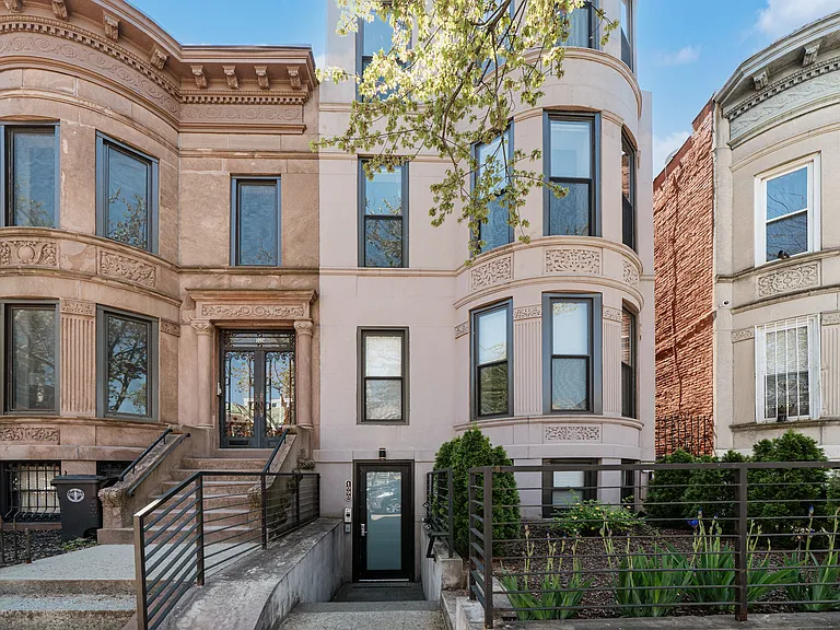 1090 Carroll St #1R — Photo 25