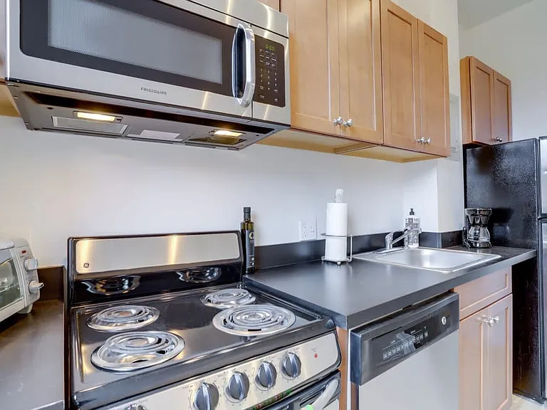 1765 R St NW #302 — Photo 14