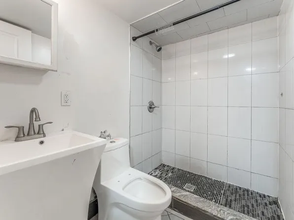 35 Lexington Avenue image 21 of 30