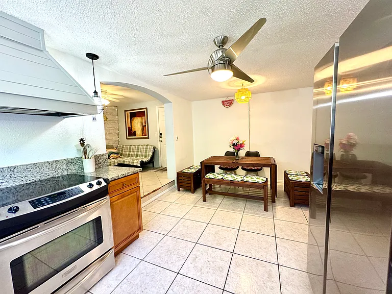 FRONTYARD 3x1 RENTAL OR FULL HOUSE