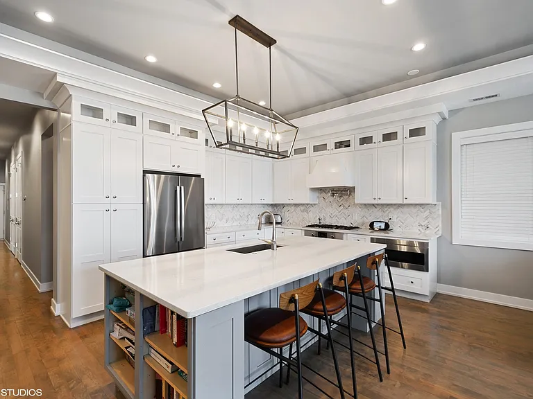 441 E Oakwood Blvd #2 — Photo 4