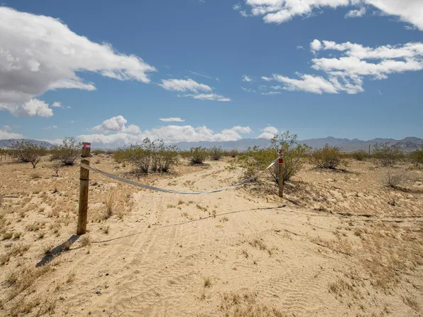 132 California Ave, Joshua Tree, CA 92252