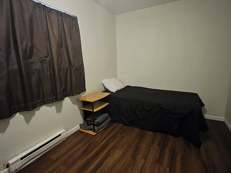 Second bedroom, has a twin in it right now