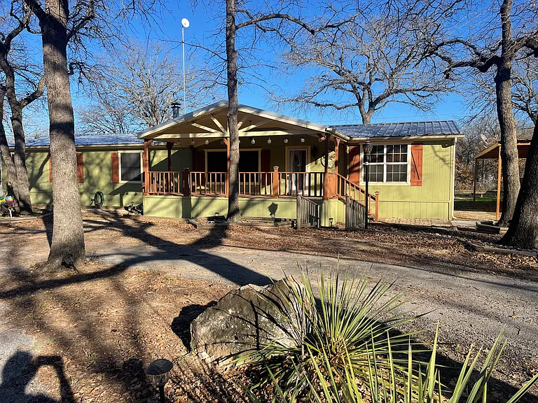 114 Dorflinger Ct — Photo 2