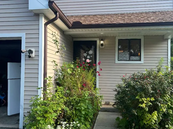 2 Tulip Ct, Edison, NJ 08820