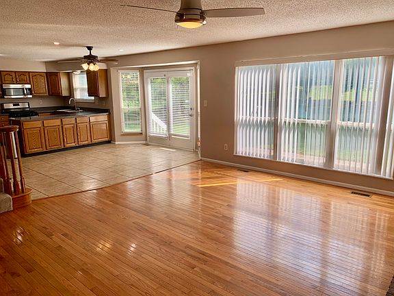 Family Room, breakfast nook, kitchen
