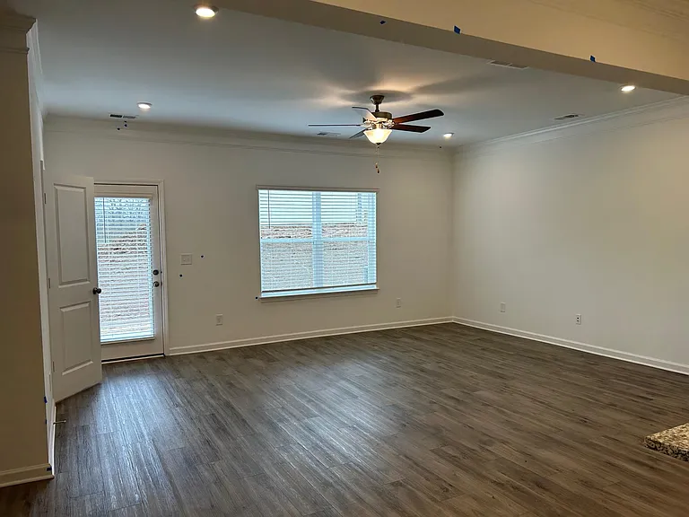 163 Townsend Cir — Photo 5