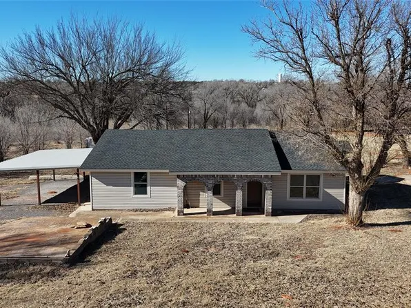 523 S 1st St, Lookeba, OK 73053