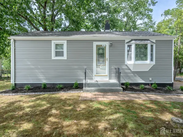 70 Gordon Ave, Old Bridge, NJ 08857
