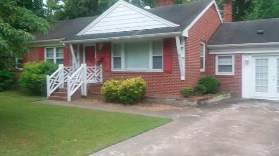 1st image of 11 Corbin Dr