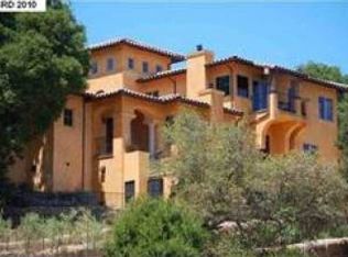 13824 Campus Dr, Oakland, CA 94605