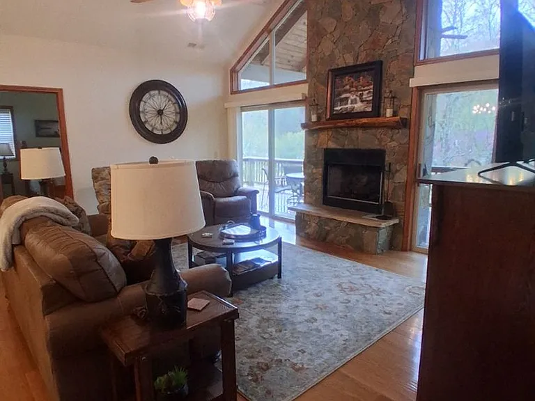 668 Olympic Dr #1 — Photo 2