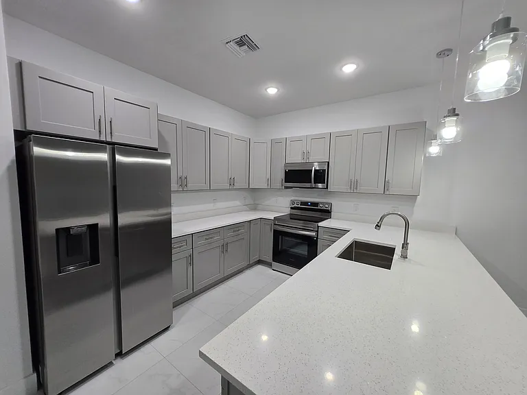 373 Bell Blvd S — Photo 7