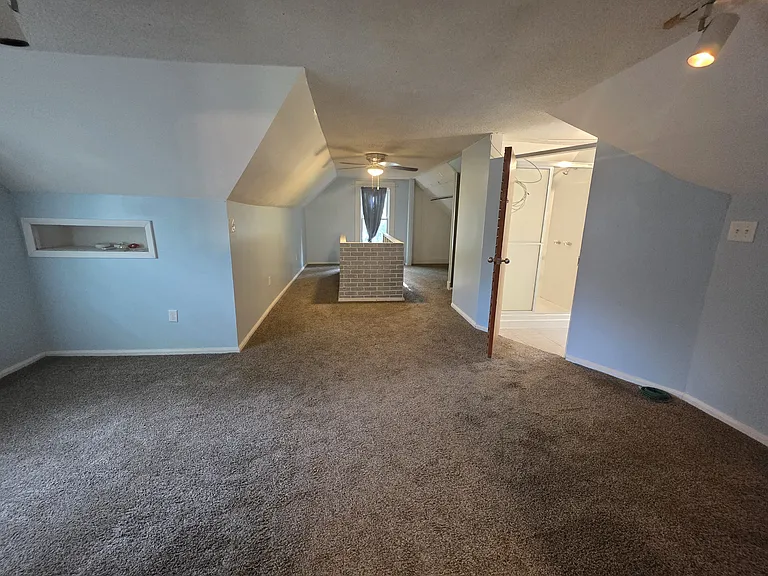 824 N Liberty St — Photo 16