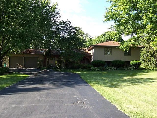42W551 Still Meadows Ln photo 1