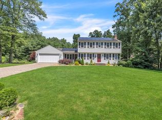 63 Greenwich Rd, East Longmeadow, MA 01028