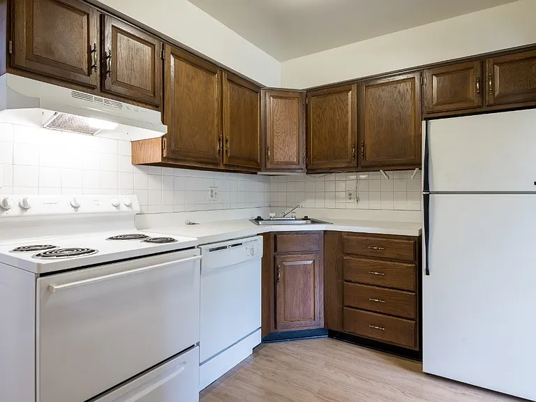 Aberdeen Parke Apartments — Photo 24