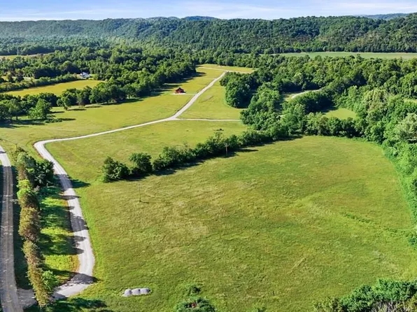 28 River Rd, Burkesville, KY 42717