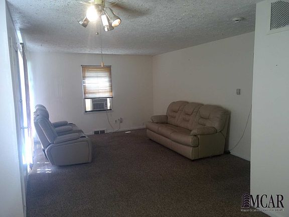 3rd image of 10610 Corning Ave