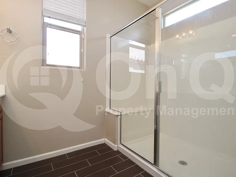 867 E Aberdeen Dr — Photo 23