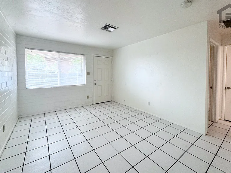 1640 E Brill St — Photo 38