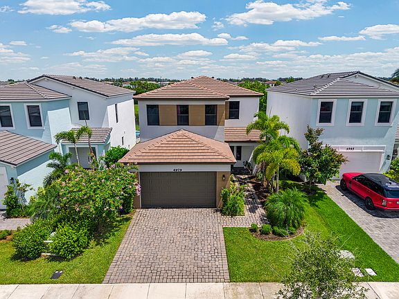 2nd image of 4979 Coquina Place