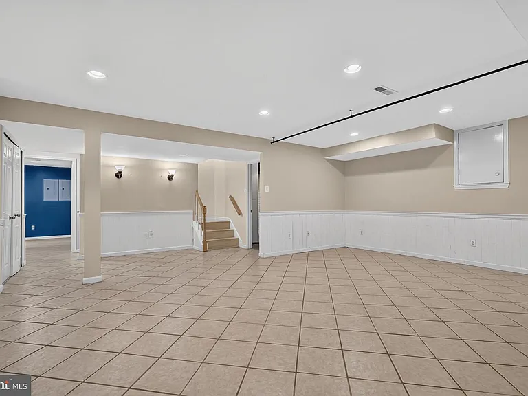 5402 Ashcomb Ct — Photo 36