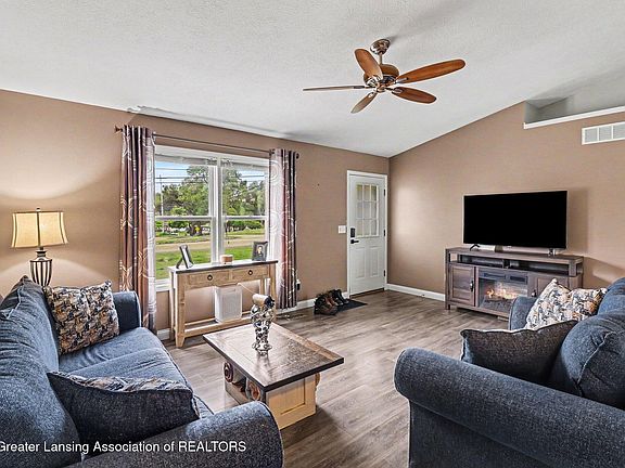 4th image of 6820 Delta River Dr