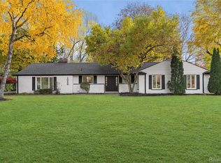 1048 Satterlee Rd, Bloomfield Hills, MI 48304