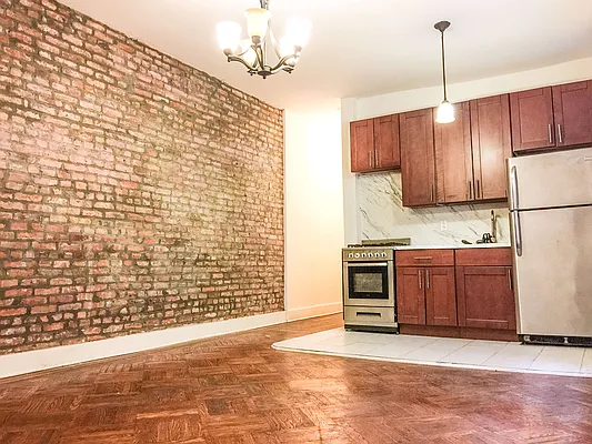 Rented by Premier Metro Realty Corp | media 20