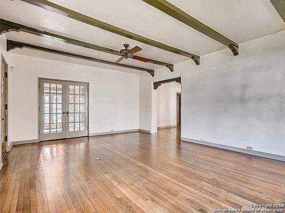 5th image of 254 E Lullwood Ave