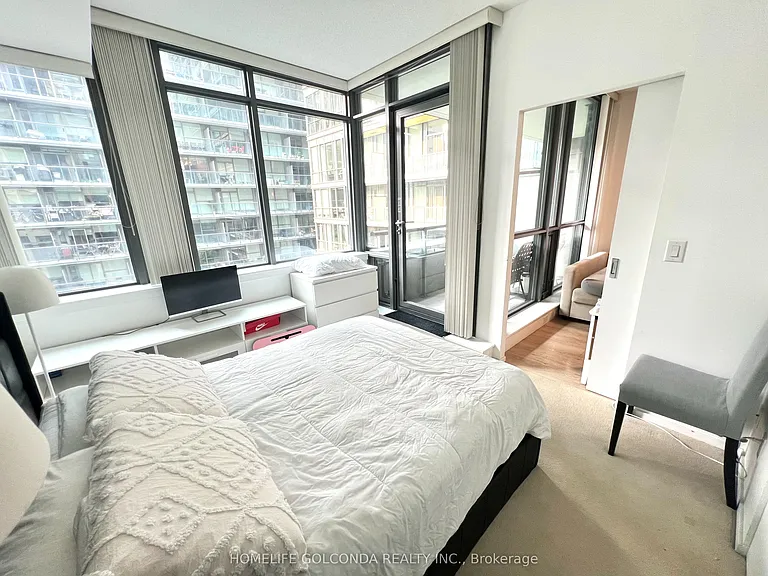 8 Charlotte St #511 — Photo 7