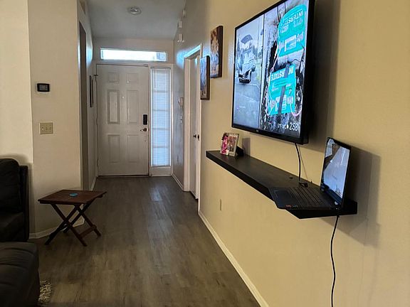 3rd image of 12501 Belrose Ave