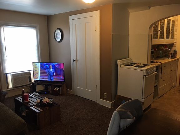 3rd image of 165 W 4th St #3