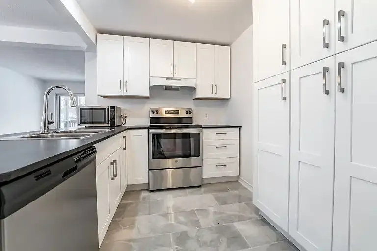 2513 Cleroux Cres #1A — Photo 9
