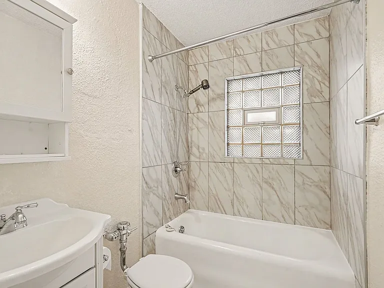 1024 E 14th Ave #15 — Photo 10