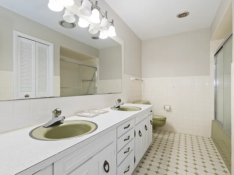 306 E Michigan Ave — Photo 12