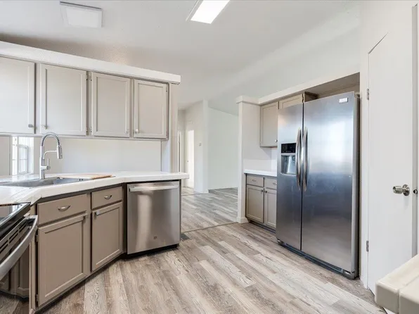 2498 NE Rosemary Dr, Bend, OR 97701