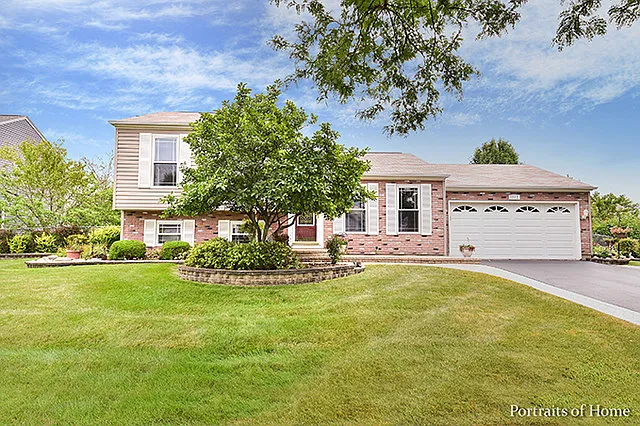 1223 Narragansett Dr photo 1