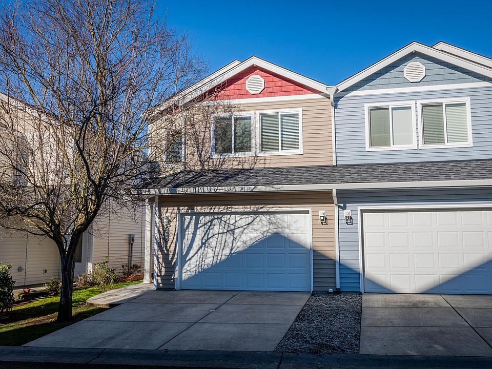 1st image of 1820 NE 90th Cir
