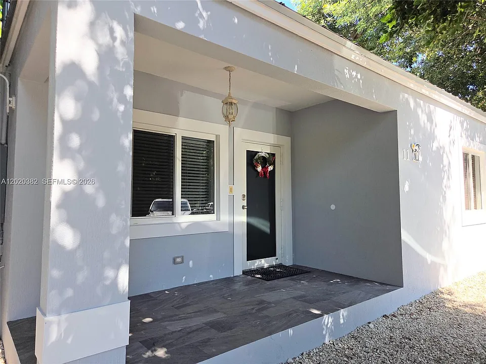 11 Pompano Ave