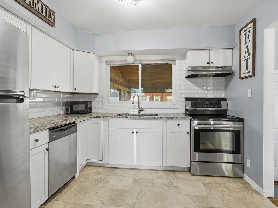 28604 Bohn St, photo 12