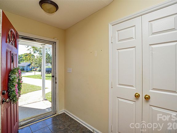 3rd image of 2505 Justin Ct