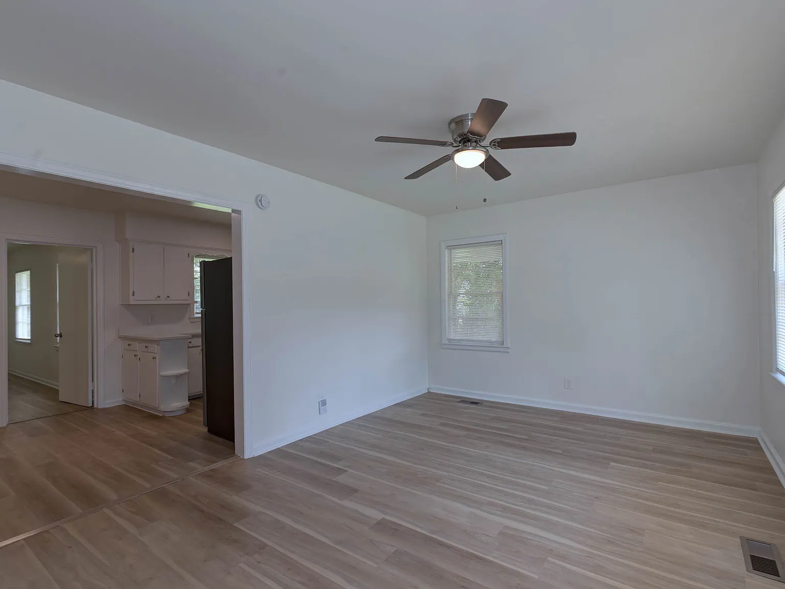 3 bed, 1736 sqft, $1,350 — Photo 2
