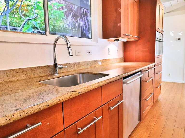 2467 Alvin St — Photo 14